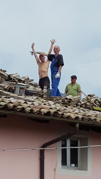 Restarbeiten am Dach